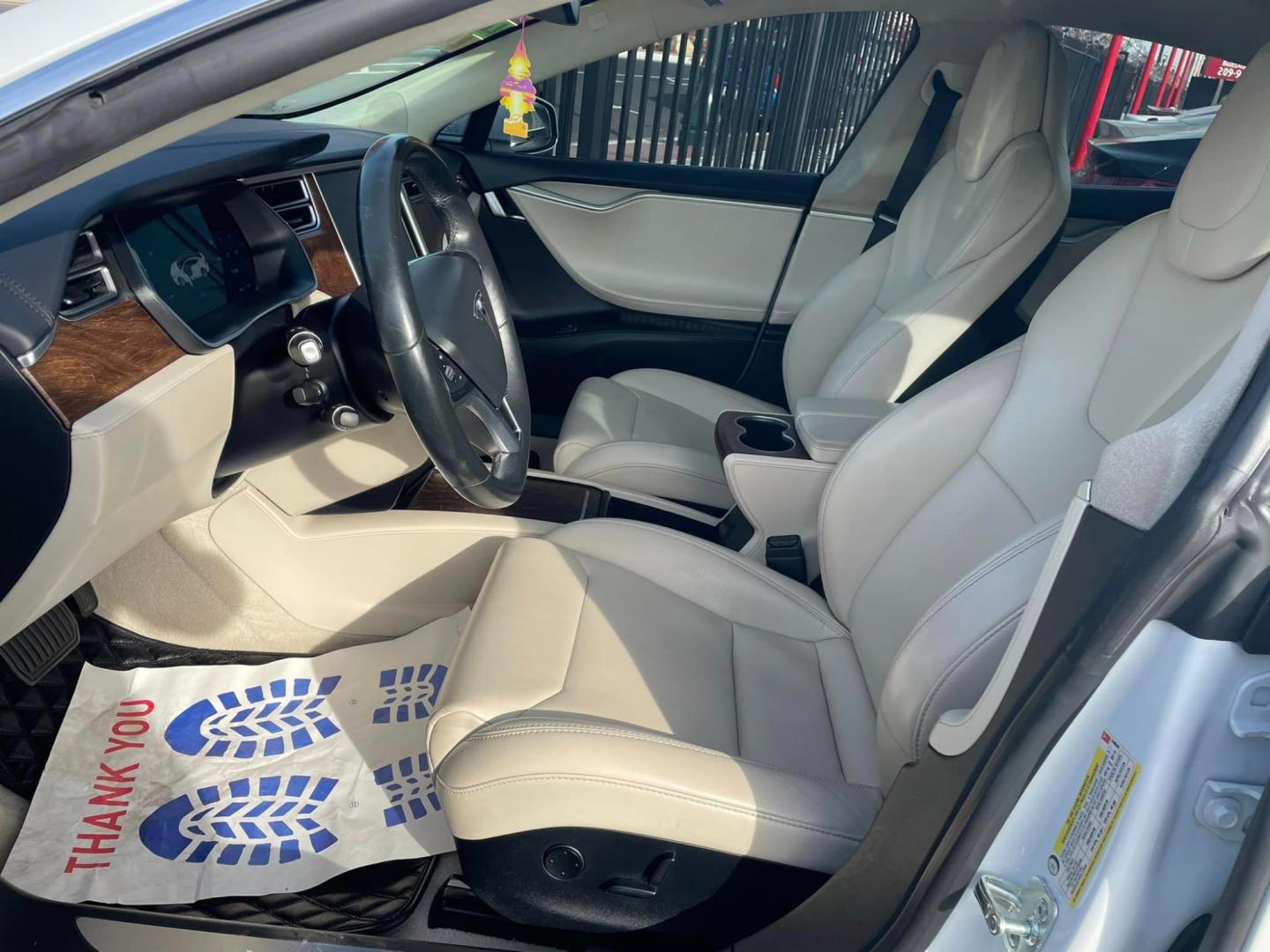 2018 WHITE /White Gold Tesla Model S (5YJSA1E23JF) , located at 744 E Miner Ave, Stockton, CA, 95202, (209) 944-5770, 37.956863, -121.282082 - PLUS TAXES AND FEES - Photo#5